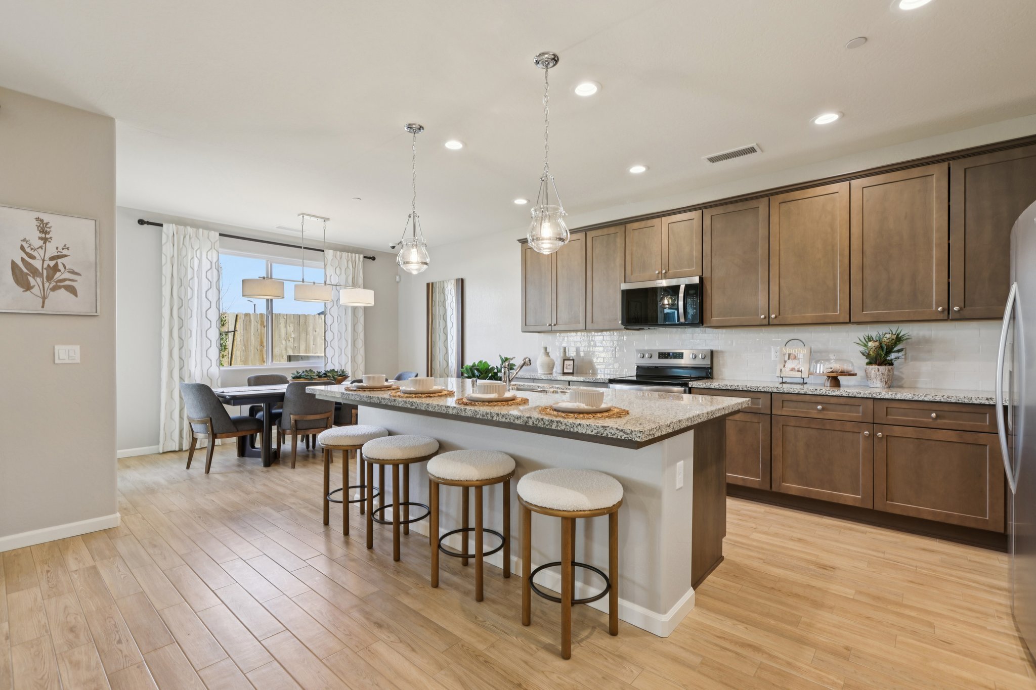 2105 Naples (25)